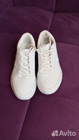 Кроссовки женские