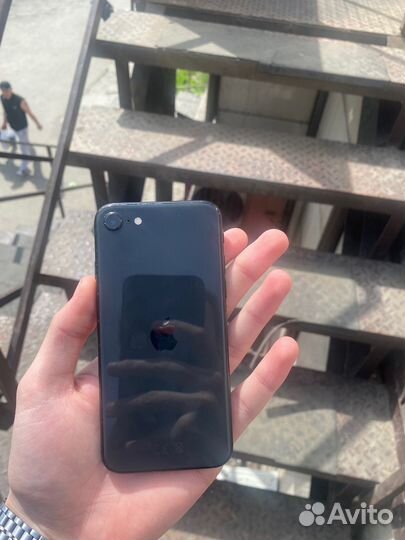 iPhone SE (2020), 64 ГБ