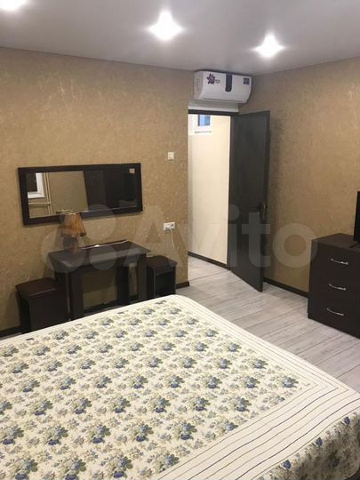 Комната 18 м² в 8-к., 3/3 эт.