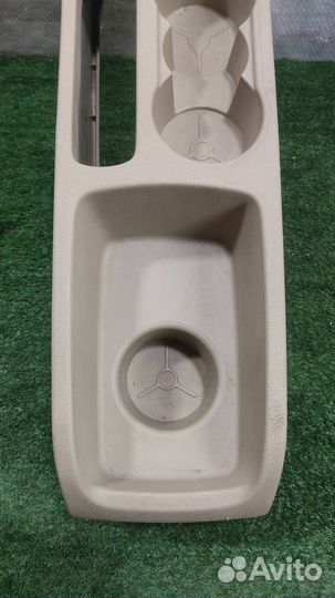 Консоль центральная (без подлокотника) Ford Fiest