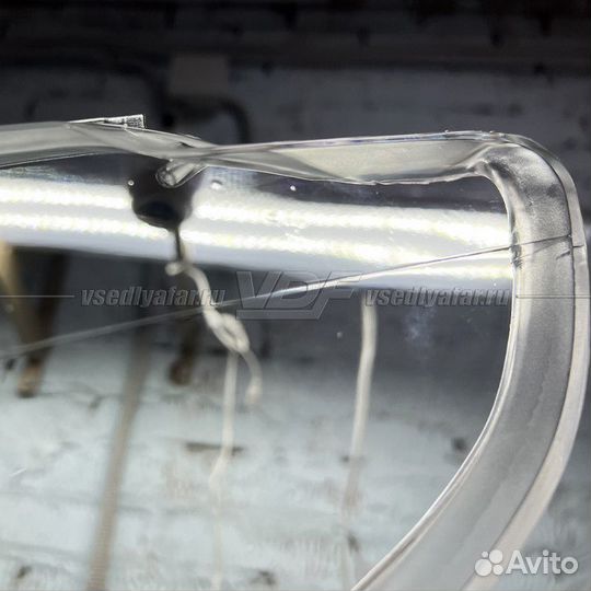 Уцененное стекло для фары Volkswagen Passat CC (20