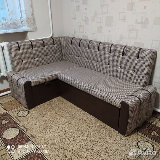 Кухонный диван со спальным местом и ящиками