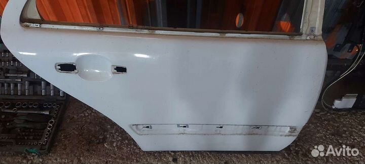 Дверь задний правый на Mercedes W210