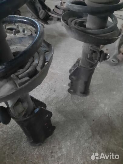 Стойка амортизатора передняя Opel insignia в сборе