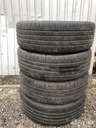 Continental ContiPremiumContact 5 215/60 R17 96H