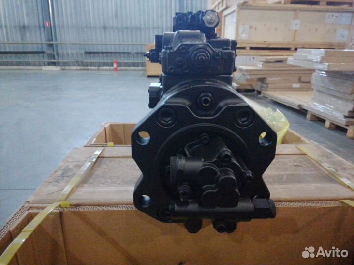 Гидравлический насос Kobelco SK260LC-8