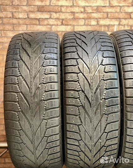 Nokian Tyres Hakkapeliitta R2 SUV 225/60 R17