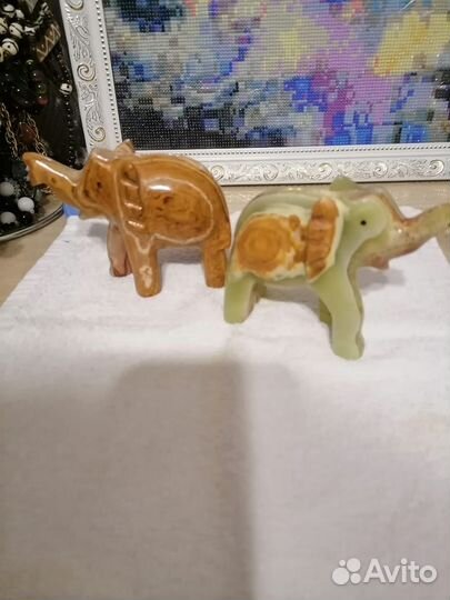 Фигурки животных из оникса