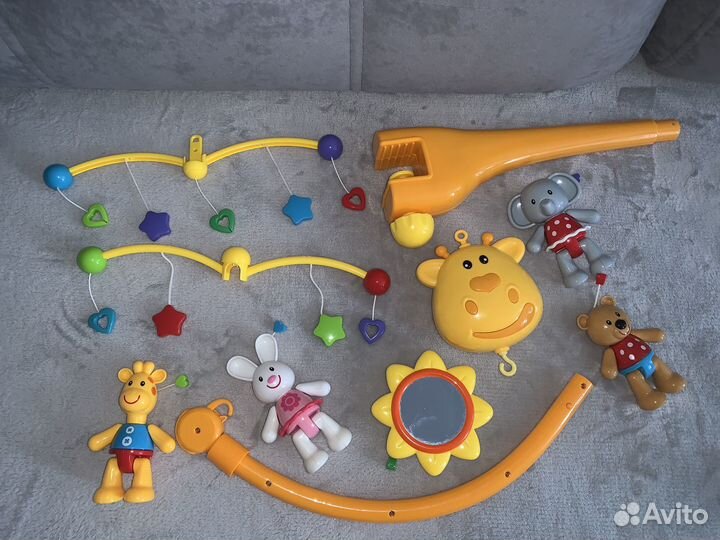 Мобиль на кроватку Жирафики