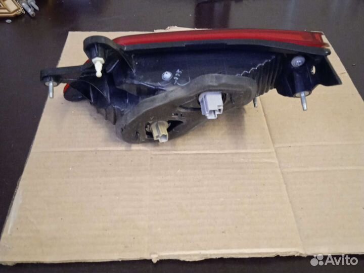 Фонарь крышки багажника Subaru oytback br9