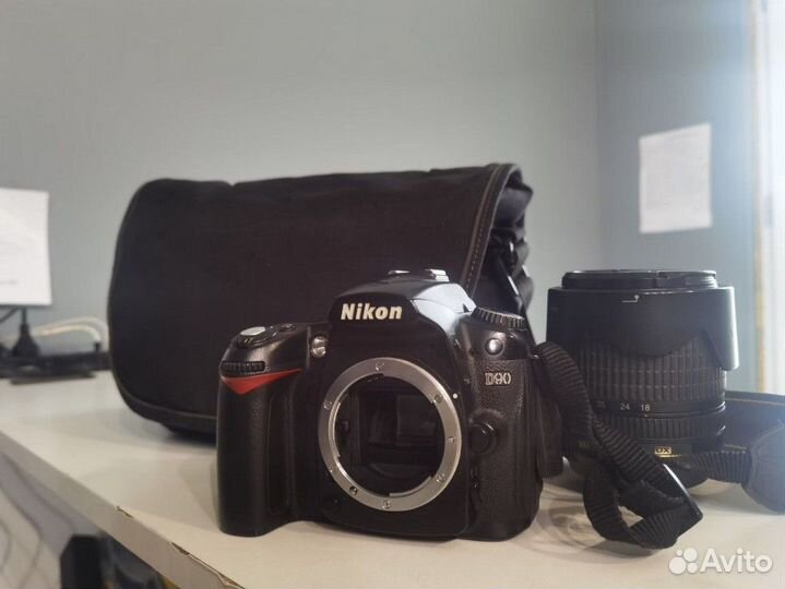 Зеркальный фотоаппарат Nikon D90 Kit