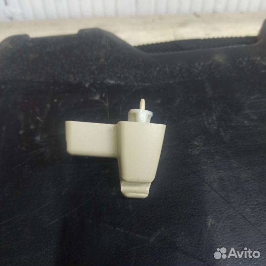 Зажим козырька Land Rover Range Rover Vogue L322