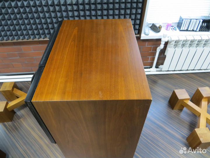 JBL 4430 с подставкими (оригинал) - 120кг