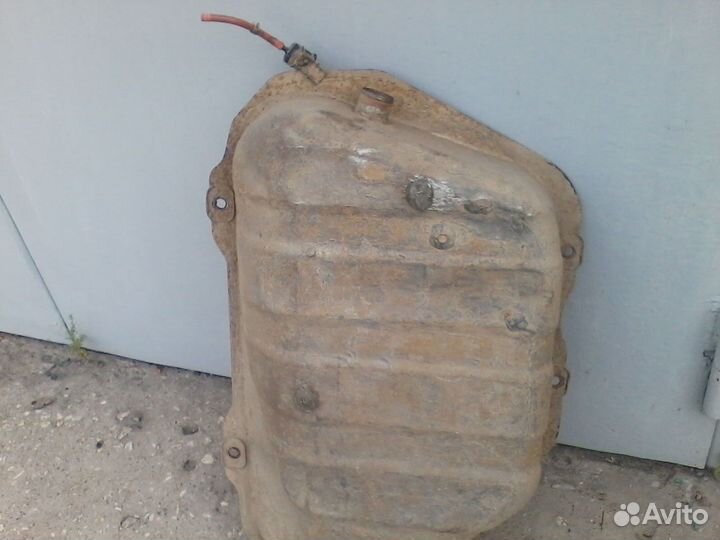 Ниссан Микра К-10 бензобак