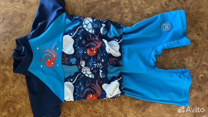 Плавательный костюм