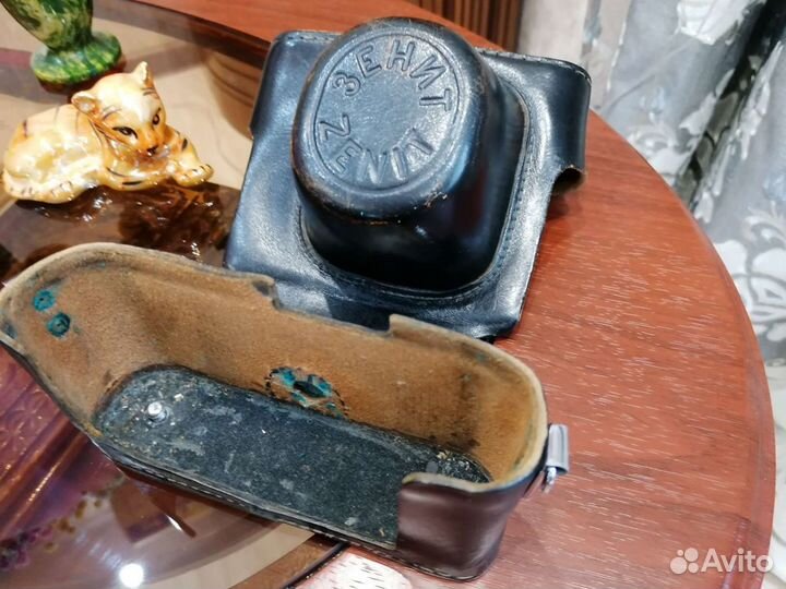 Советский плёночный фотоаппарат Зенит ем