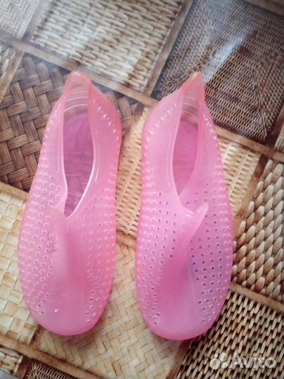 Продам обувь для девочки