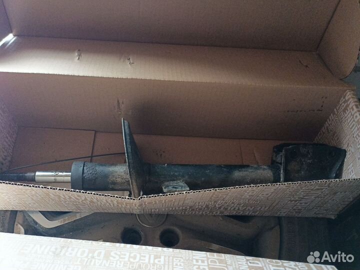 Стойки амортизатора задние на renault kaptur