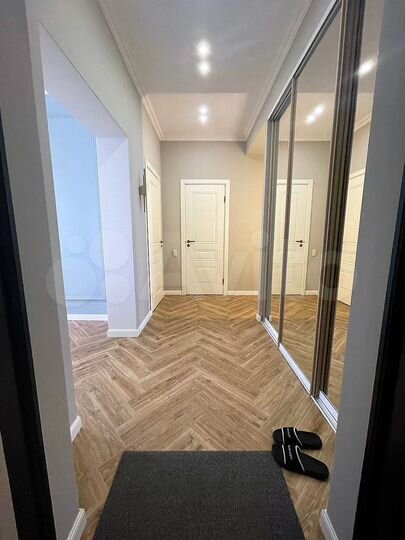 2-к. квартира, 98 м², 8/8 эт.