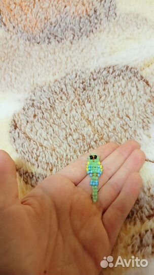 Волнистый попугай из бисера