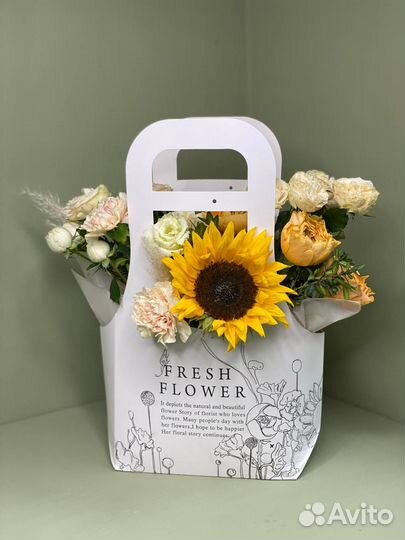 Композиция букет с подсолнухами