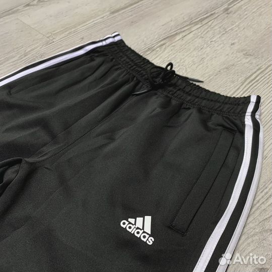 Спортивный костюм adidas