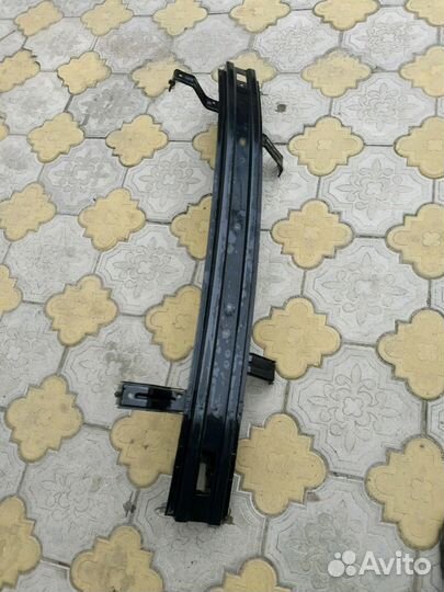 Усилитель бампера