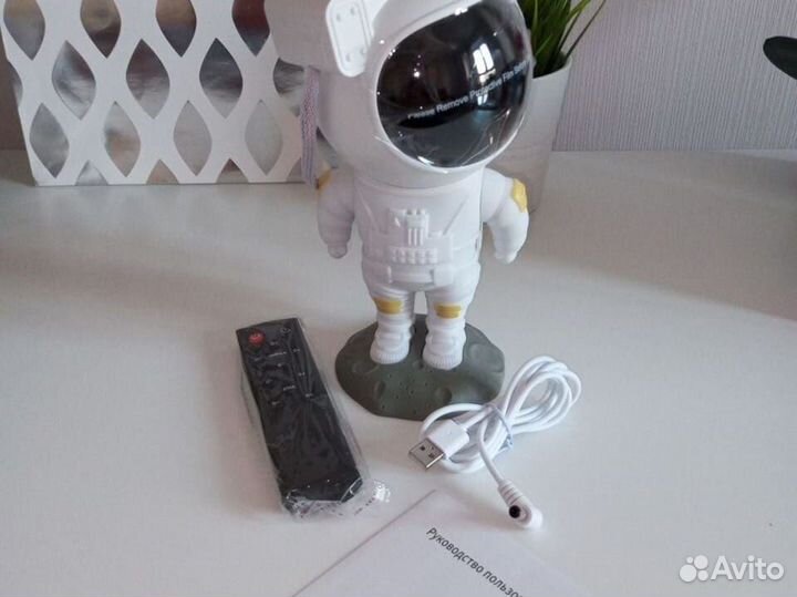 Ночник Проектор 3D астронавт