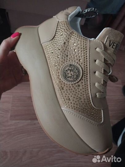 Кроссовки женские 36 р