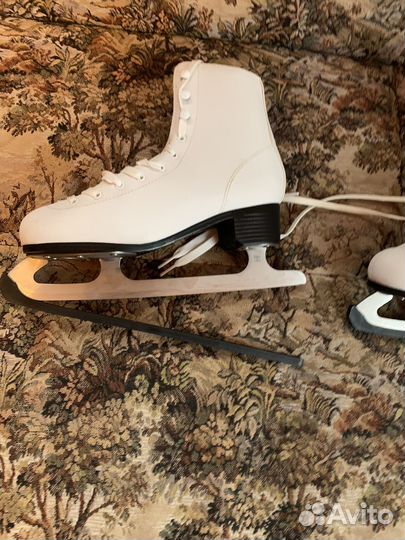 Коньки фигурные женские 39 размер
