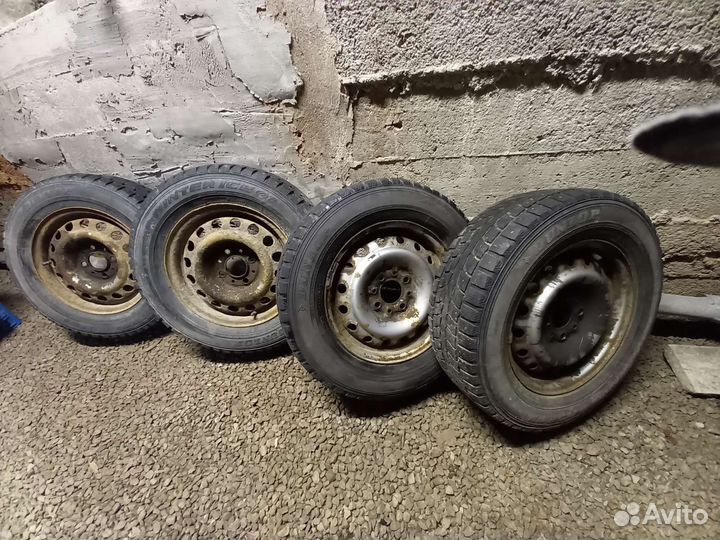 Dunlop SP Winter Ice 01 175/75 R13