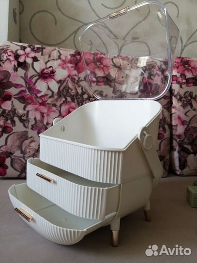 Органайзер, бокс, этажерка для хранения косметики