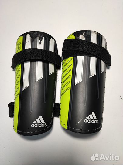 Щитки футбольные бу