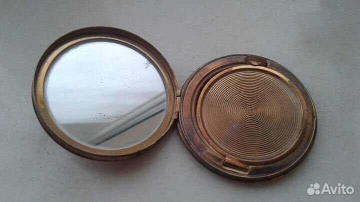 Пудреница из СССР