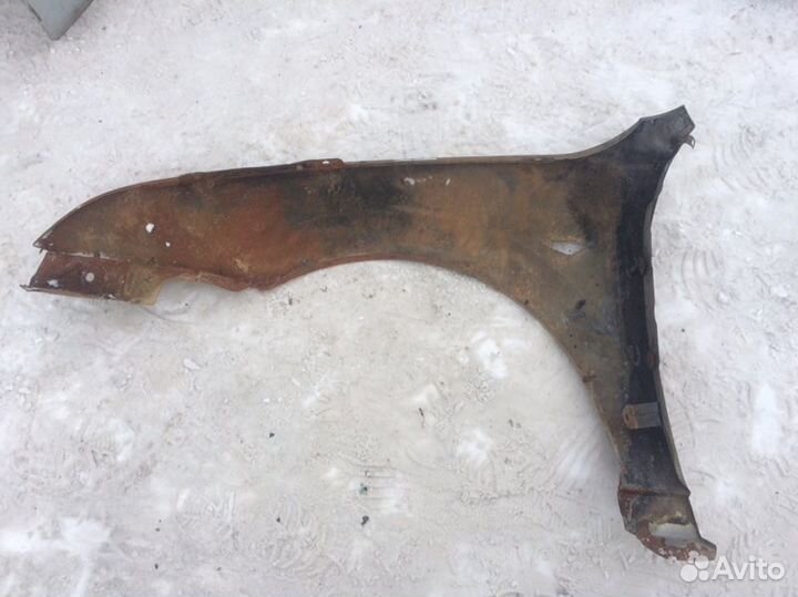 Крыло переднее правое Ford Mondeo III 2000-2007