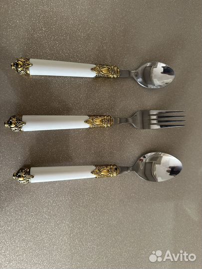 Набор столовых приборов на 12 персон