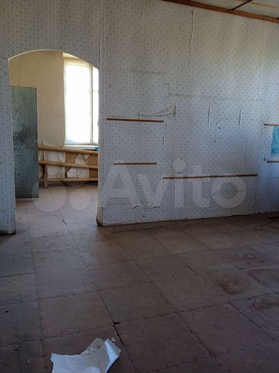 Здание с гаражными боксами, 821.5 м²