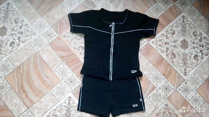 Костюм для занятий спортом