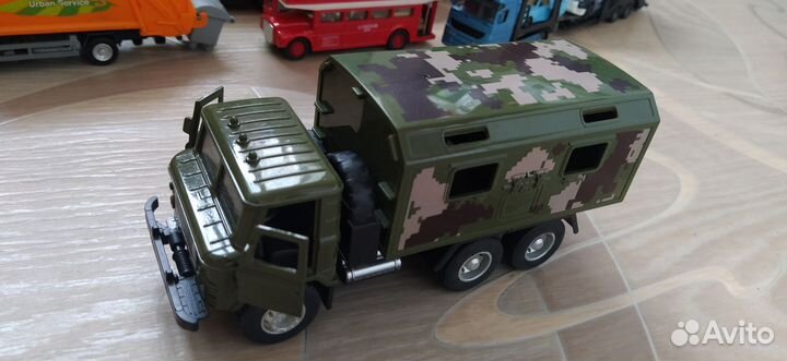 Машинки игрушки пакетом