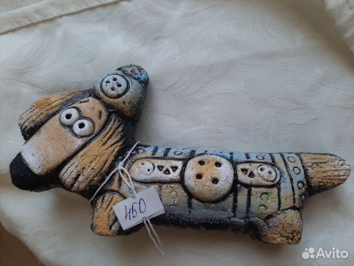 Фигурка таксы