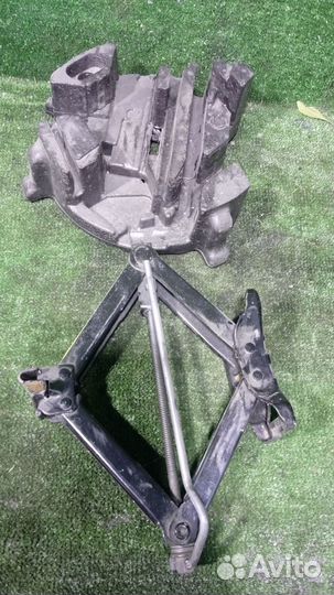 Домкрат Ford Focus