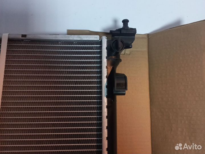 Радиатор охлаждения Мерседес w166 amg 63