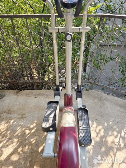 Эллиптический тренажер (Орбитрек)