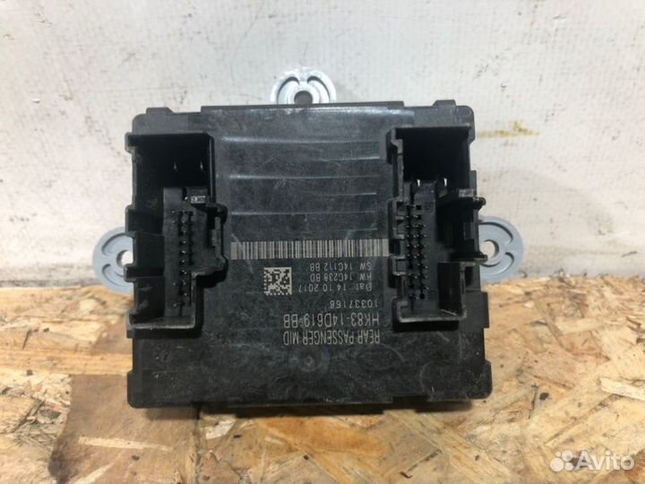 Блок комфорта задний левый Jaguar E-Pace 1