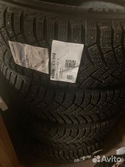 Michelin X-Ice North 4 SUV 225/60 R18 104T