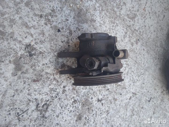 Насос гидроусилителя руля Toyota Corsa