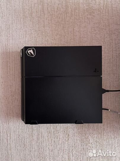 Sony playstation 4 1tb + два геймпада и шлем VR