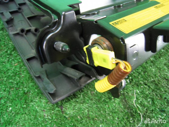 Подушка безопасности коленная Toyota Avensis T25