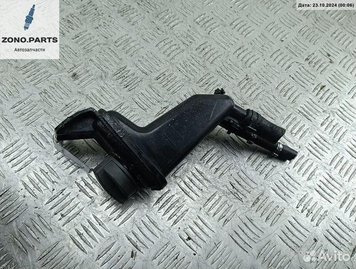 Бачок гидроусилителя 8E0422373B на Audi A4 B6 (2001-2004)