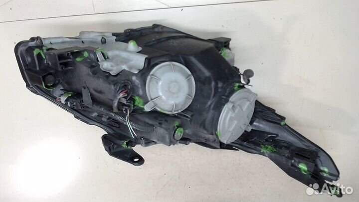 Фара (передняя) Toyota Avensis 3, 2010